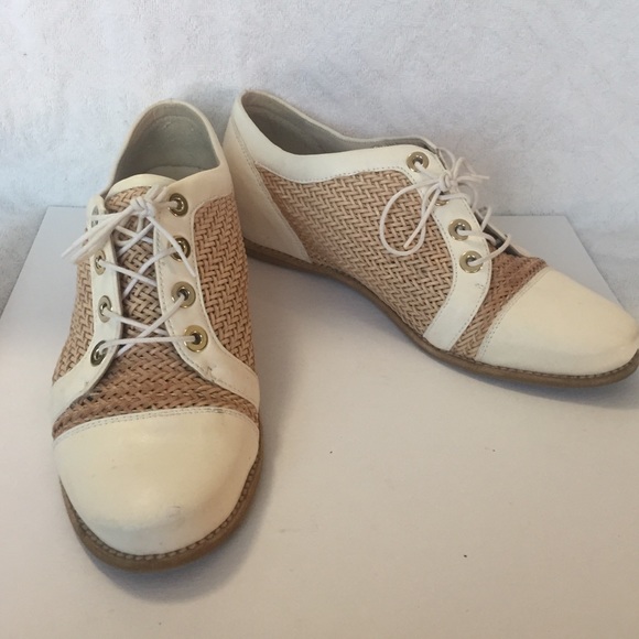 Stuart Weitzman Nude oxford flats