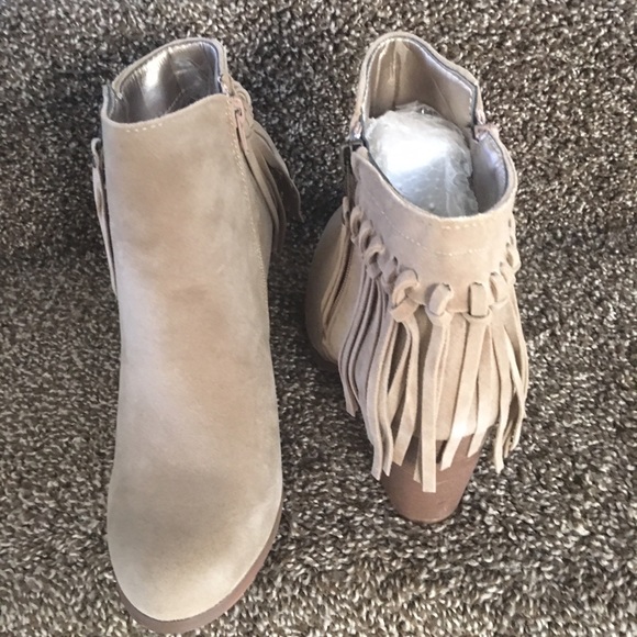 HPLadies suede heels back fringe booties. LAST - Picture 4 of 5