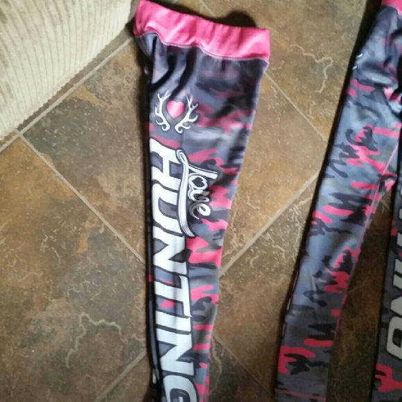 Love hunting camo leggings size small pink camo