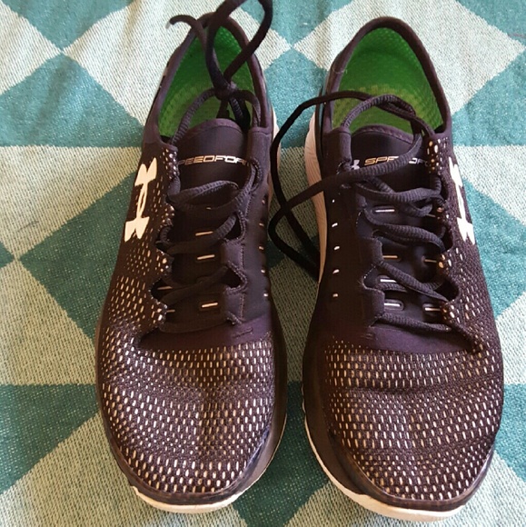 UA Speedform Sneakers