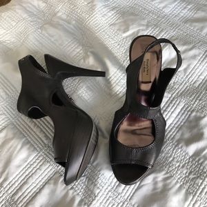 Vera wang heels