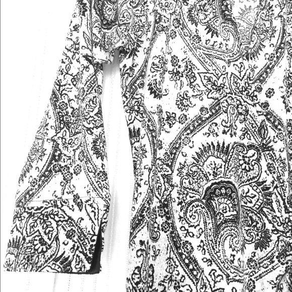 Wrap dress. Gold and black detail, stretch, collar
