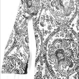 Wrap dress. Gold and black detail, stretch, collar