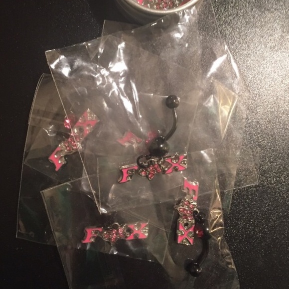 NWT FOX BRAND LOGO NAVEL BELLY RING IN RED - Picture 3 of 6