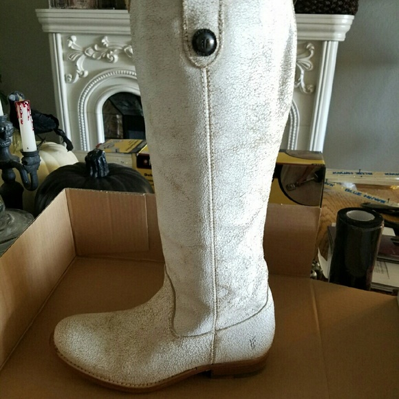 White distressed riding boots - Picture 3 of 3