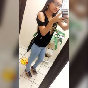 Meet your Posher, Desiree