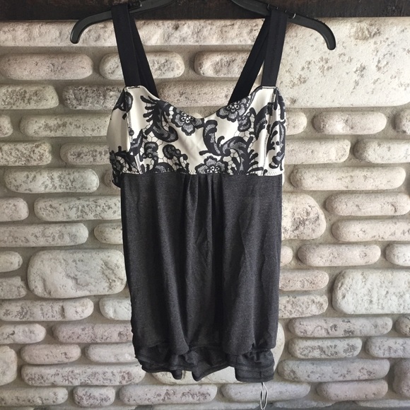 EUC Lululemon Bra Tank with Cut Outs