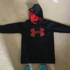 Underarmour black sweatshirt