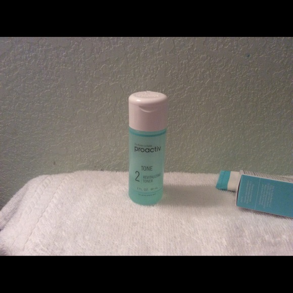 Proactiv bundle - Picture 2 of 3