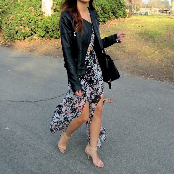 Topshop Dresses & Skirts - Topshop graphic print maxi dress w/ cutout detail