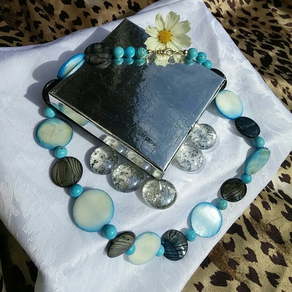 Beaded Necklace - Picture 2 of 3