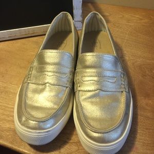 Bass Poppy gold shoes size 8M