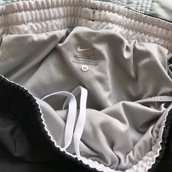 Nike running short - Picture 2 of 3