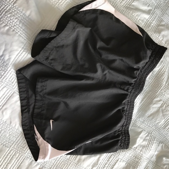 Nike running short - Picture 3 of 3