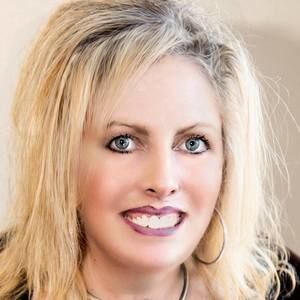 Meet your Posher, Candi