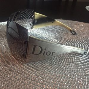 🎁 Dior Shield Sunglasses