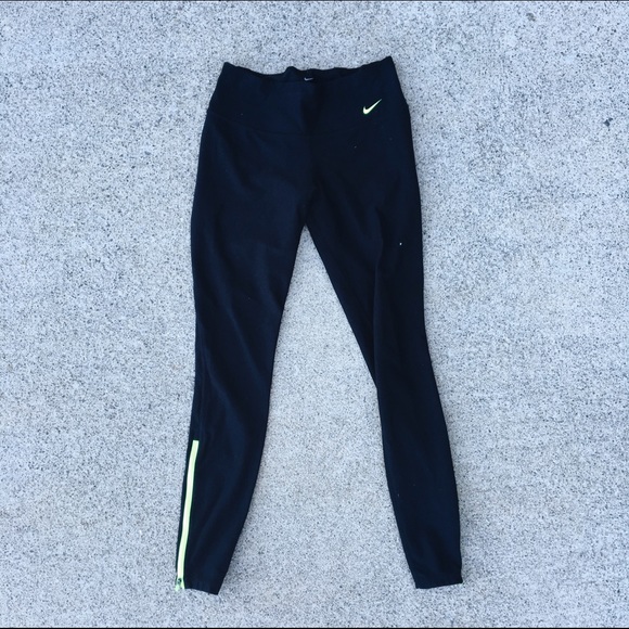 Nike Dri-FIT tights.
