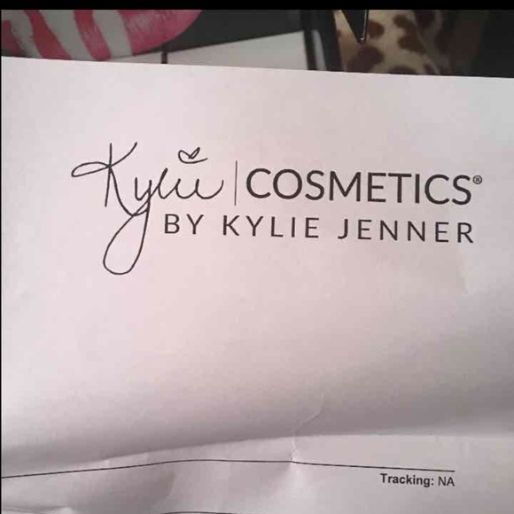 2 for 1 Kylie lip kit Bundle - Picture 2 of 4
