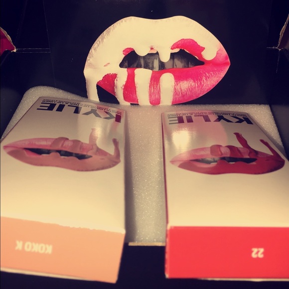 2 for 1 Kylie lip kit Bundle - Picture 3 of 4