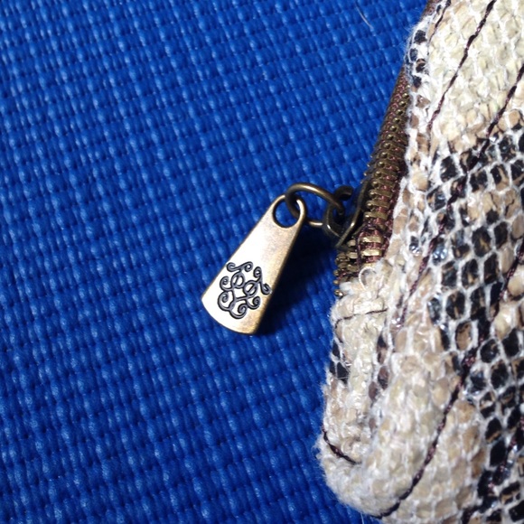 Jessica Simpson snake skin clutch - Picture 2 of 4