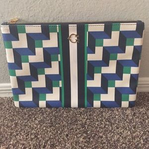 NWOT C. Wonder Geo Print Pouch.
