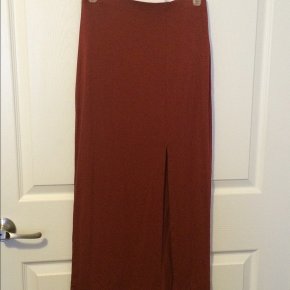 Floor length skirt w/slit