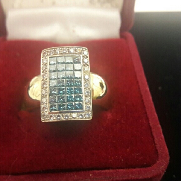 LADIES 18K WHITE GOLD DIAMOND RING - Picture 2 of 2