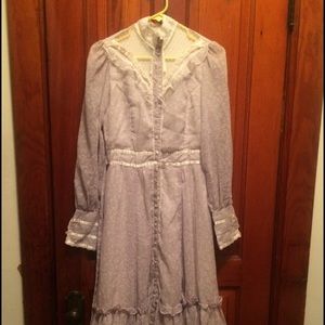 Two beautiful authentic Gunne Sax dresses 💗