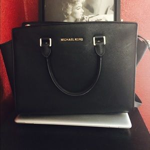 Michael kors purse