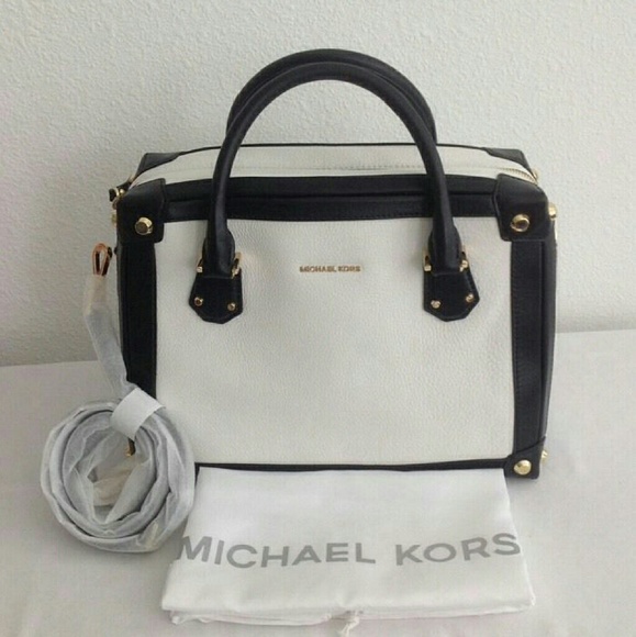*HUGE MARKDOWN*Michael kors medium satchel