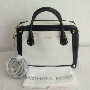 *HUGE MARKDOWN*Michael kors medium satchel