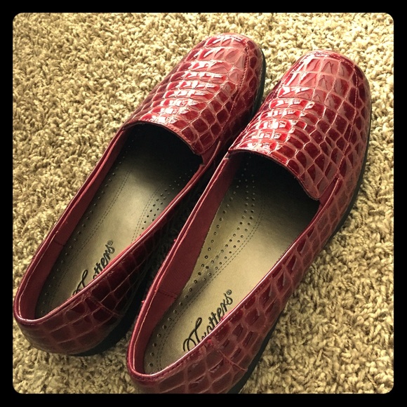 Alligator shoes