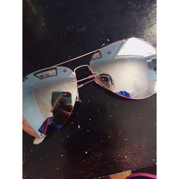 Mirrored rose gold sunglasses