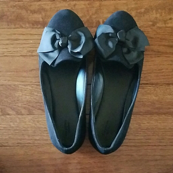 Simply Vera by Vera Wang Size 8 Smoking Flats