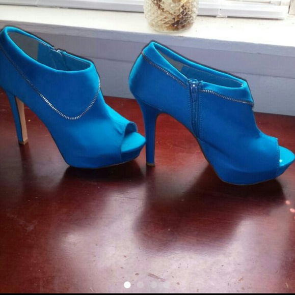 Blue Body Central peep toe heels Size 11