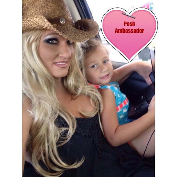 #1 ❤️ Meet Your Posher, Melinda ❤️ Posh Ambassador ❤️ - Picture 8 of 8