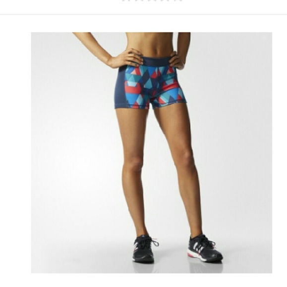 Adidas TF ST 3 GLO TRI

Shorts