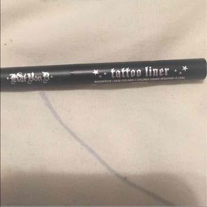 Kat Von D Eyeliner.