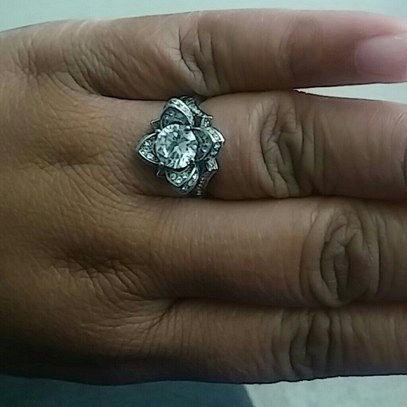 Sterling silver 925 Cubic zirconia engagement ring - Picture 3 of 4