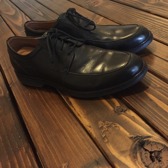 Brand new black Clarks extra light