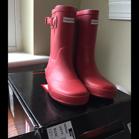 Hunter girls rain boots. Never worn. New in box.