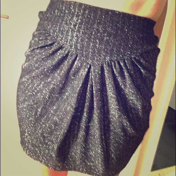 Zara Mini hug me Skirt