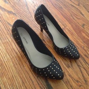 Studded pumps