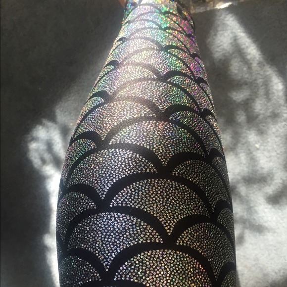 ✨SALE✨Mermaid workout/ yoga  leggings!! 🐠 - Picture 2 of 4