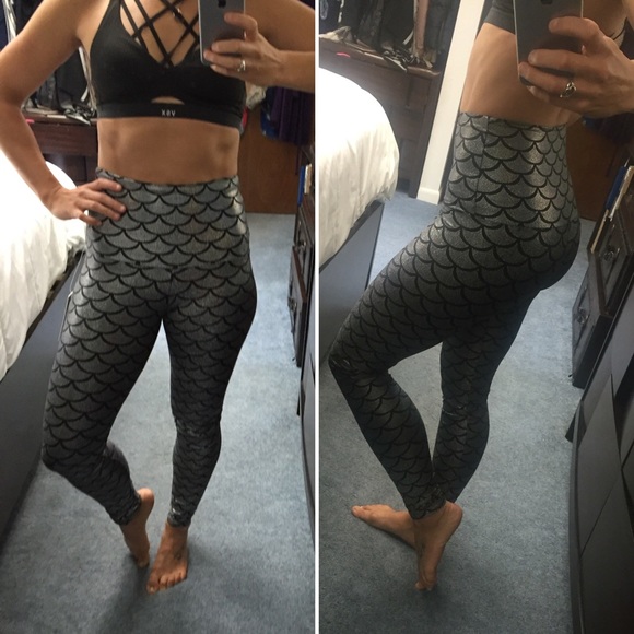 ✨SALE✨Mermaid workout/ yoga  leggings!! 🐠 - Picture 4 of 4