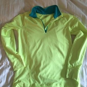 Women's half zip pull over