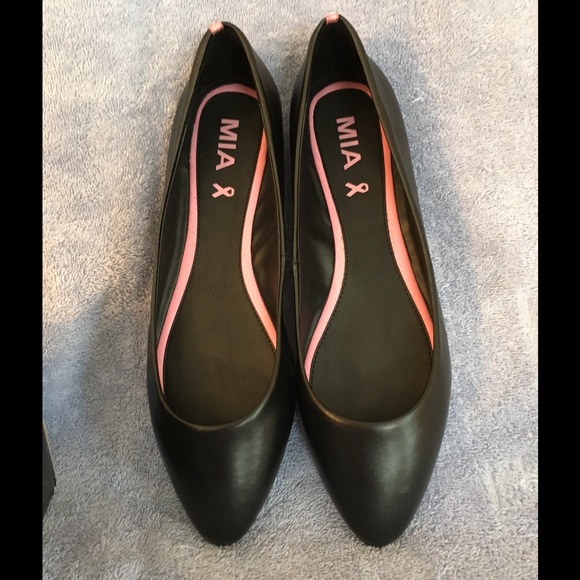 New Mia Leather Flats