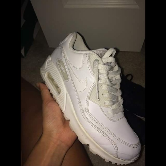 WHITE NIKE AIR MAX 90