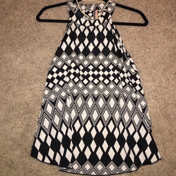 LOW-HIGH Top - Picture 2 of 3