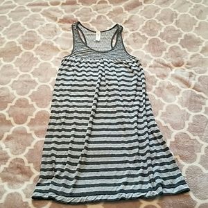 Size M/L can be worn as dress or tunic